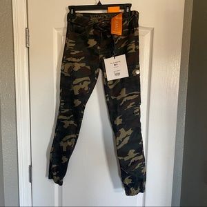 Women’s Camo Pants sz 1/2